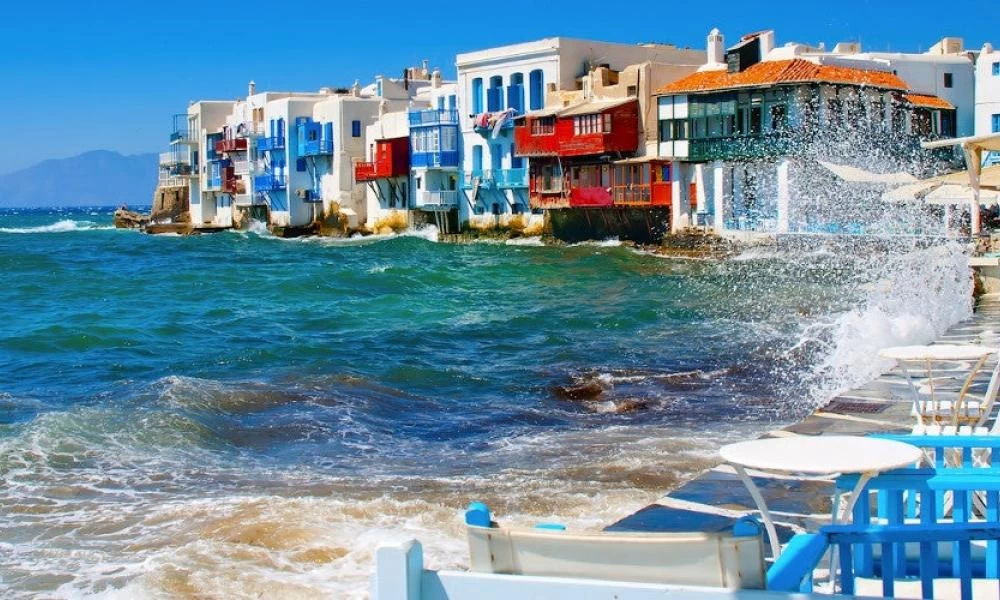 Ανησυχία για τα κρυφά πάρτι: Νέο «κρούσμα» σε βίλα της Μυκόνου - Βίντεο